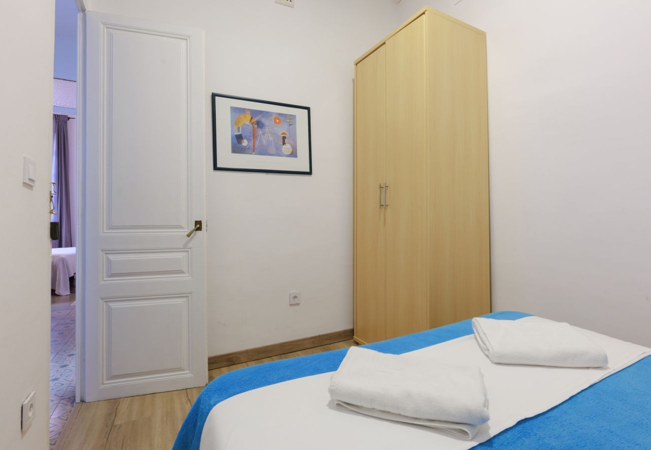 Apartamento en Barcelona - GRACIA SANT AGUSTÍ piso de 3 dormitorios en alquiler por días en Barcelona centro, Gracia