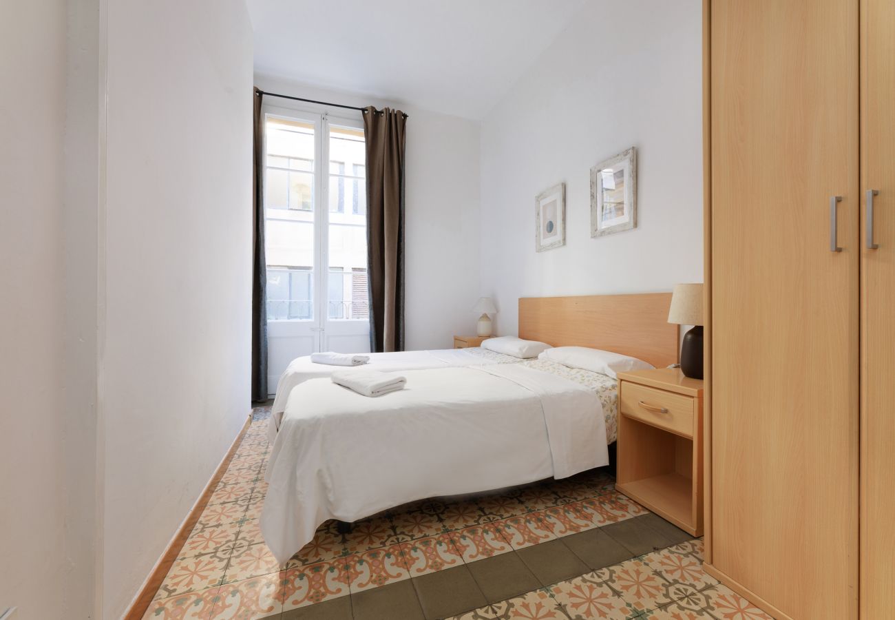 Apartamento en Barcelona - GRACIA SANT AGUSTÍ piso de 3 dormitorios en alquiler por días en Barcelona centro, Gracia