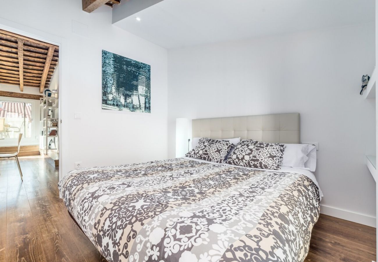 Apartamento en Valencia - CENTER-2BR, 2BA-ATTIC-TERRACE,VIEW, WI-FI, A/C 