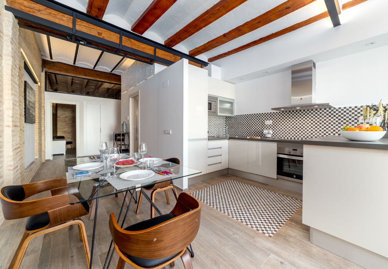 Apartamento en Valencia - CENTER-Luxurious 1BR, 1BA-Terrace, WI-FI, A/C 