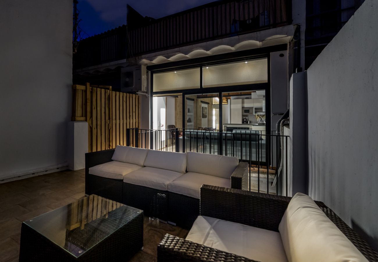 Apartamento en Valencia - CENTER-Luxurious 1BR, 1BA-Terrace, WI-FI, A/C 