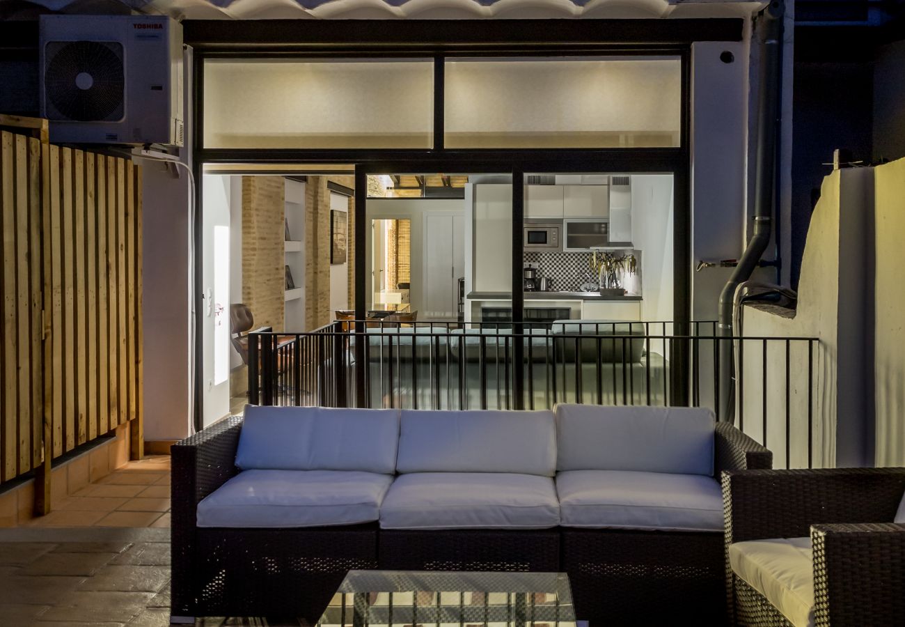 Apartamento en Valencia - CENTER-Luxurious 1BR, 1BA-Terrace, WI-FI, A/C 