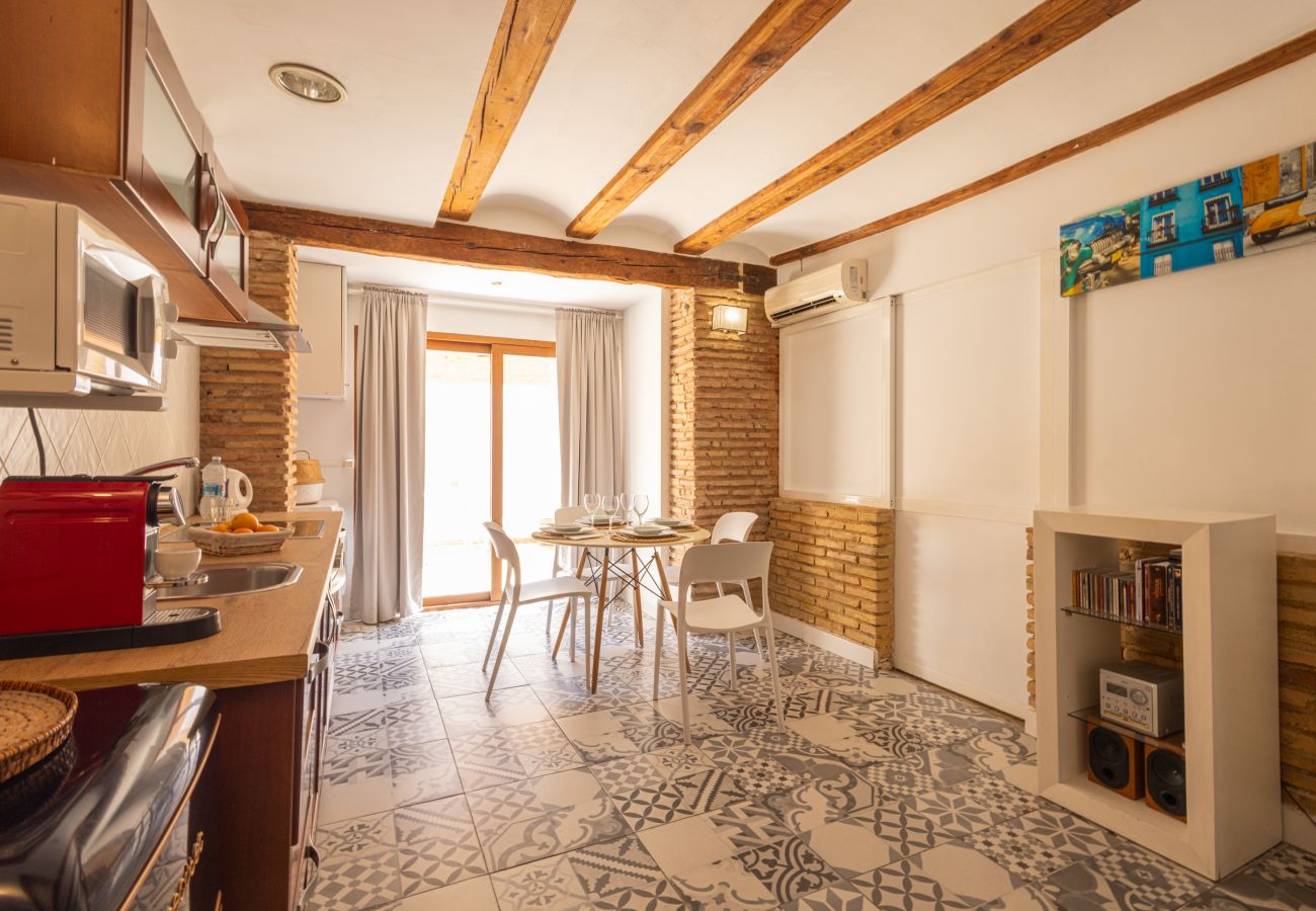 Apartamento en Valencia - Encantador Loft con Terraza | 4 Huéspedes | Ruzafa