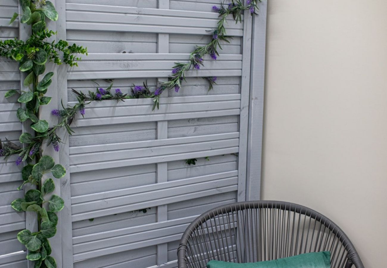 Apartamento en Valencia - Port Suite III | 6 Viajeros | AC & WiFi | 15 min Ciudad Artes