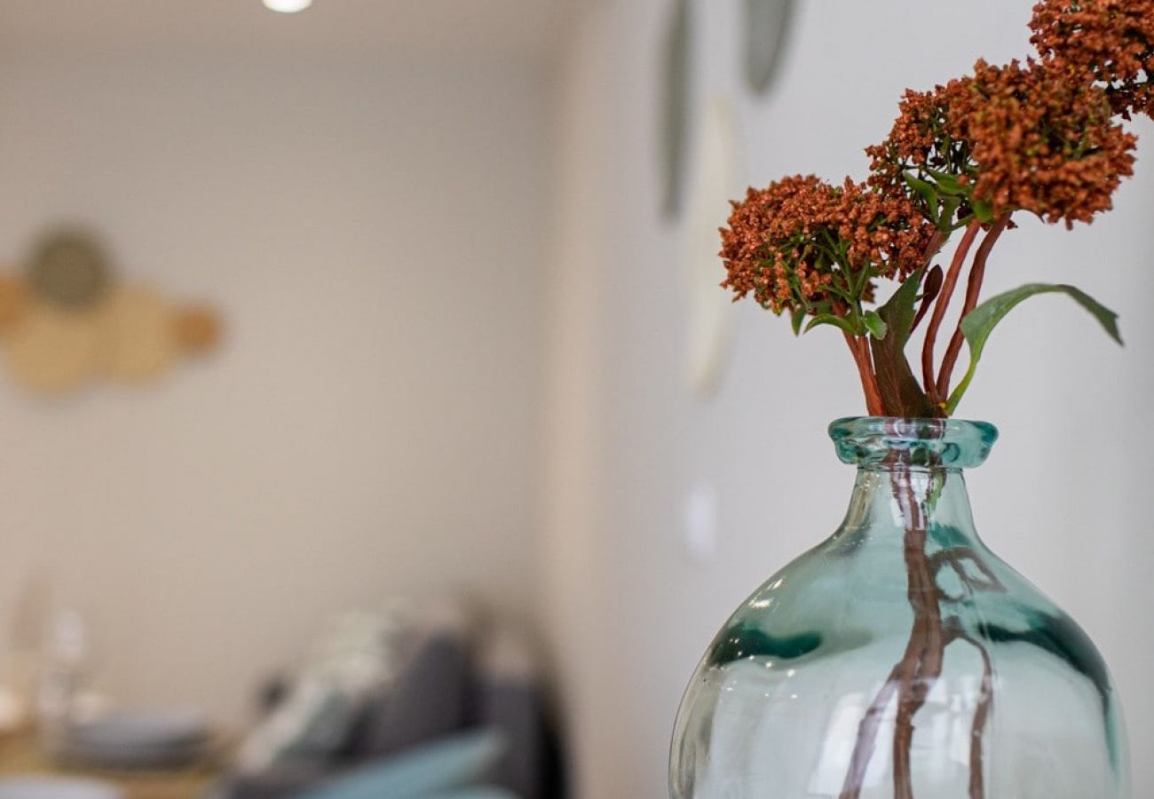 Apartamento en Valencia - Port Suite III | 6 Viajeros | AC & WiFi | 15 min Ciudad Artes