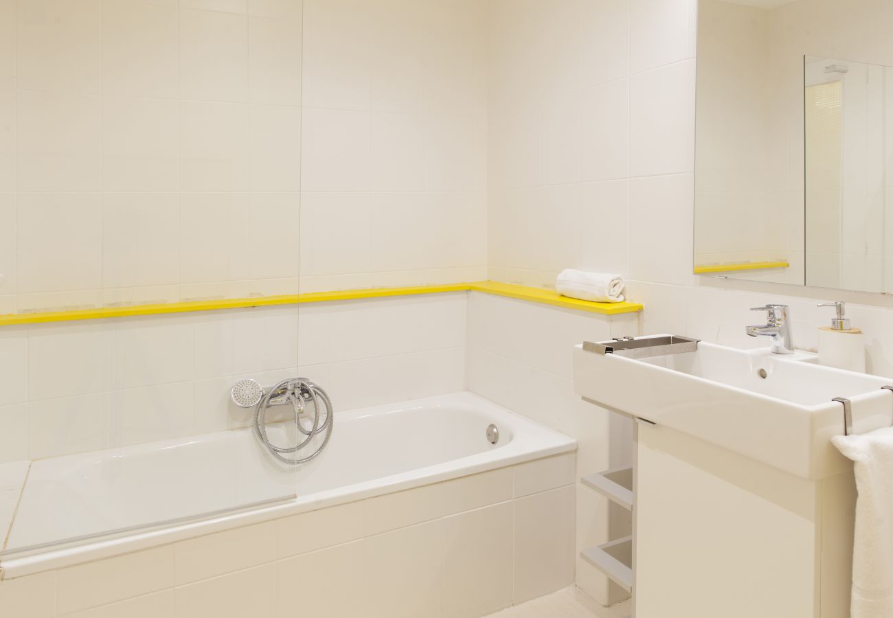 Apartamento en Valencia - Old Town Quart Towers Stay I | AC & WiFi | 4 Viajeros