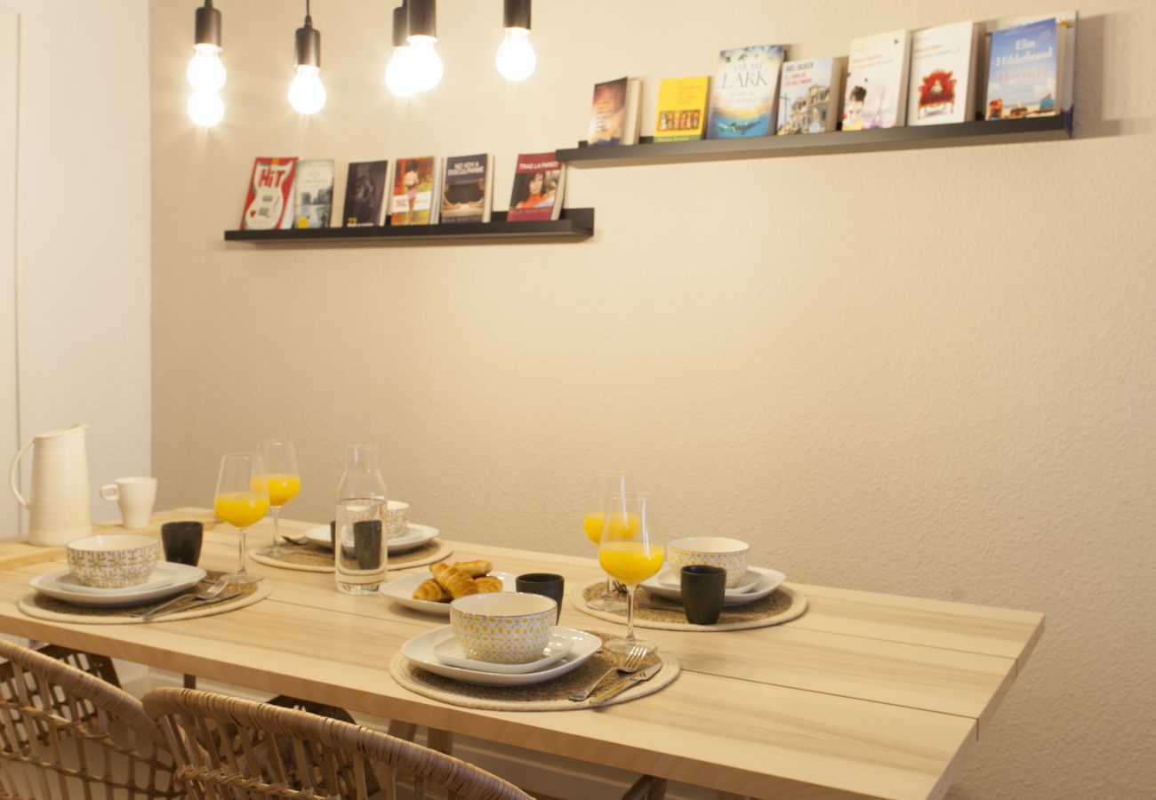 Apartamento en Valencia - Old Town Quart Towers Stay I | AC & WiFi | 4 Viajeros