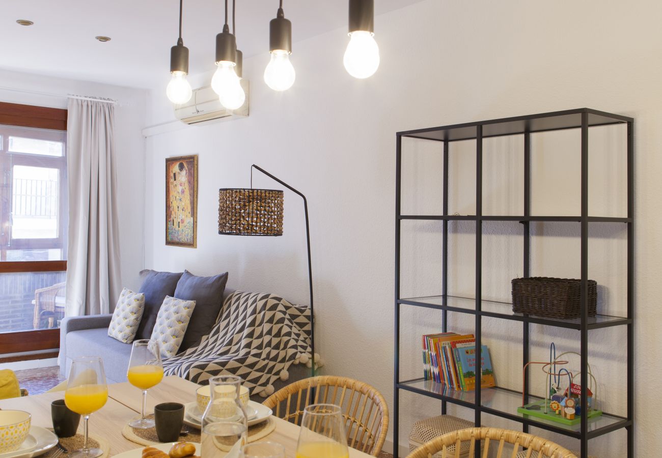Apartamento en Valencia - Old Town Quart Towers Stay I | AC & WiFi | 4 Viajeros