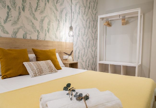 Apartamento en Valencia - Port Suite VII | 6 Viajeros | AC & WiFi | 15 min Ciudad Artes