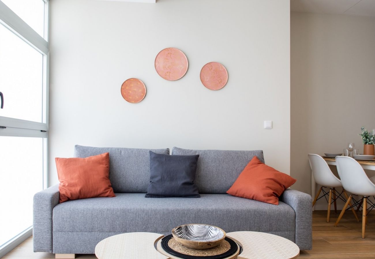 Apartamento en Valencia - Port Suite VII | 6 Viajeros | AC & WiFi | 15 min Ciudad Artes