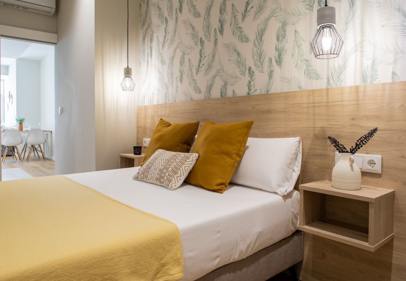 Apartamento en Valencia - Port Suite VII | 6 Viajeros | AC & WiFi | 15 min Ciudad Artes