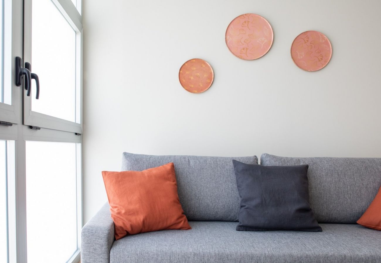 Apartamento en Valencia - Port Suite VII | 6 Viajeros | AC & WiFi | 15 min Ciudad Artes
