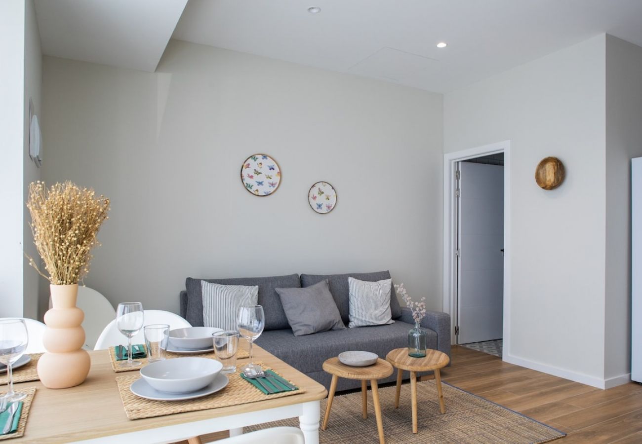 Apartamento en Valencia - Port Suite VI | 6 Viajeros | AC & WiFi | 15 min Ciudad Artes