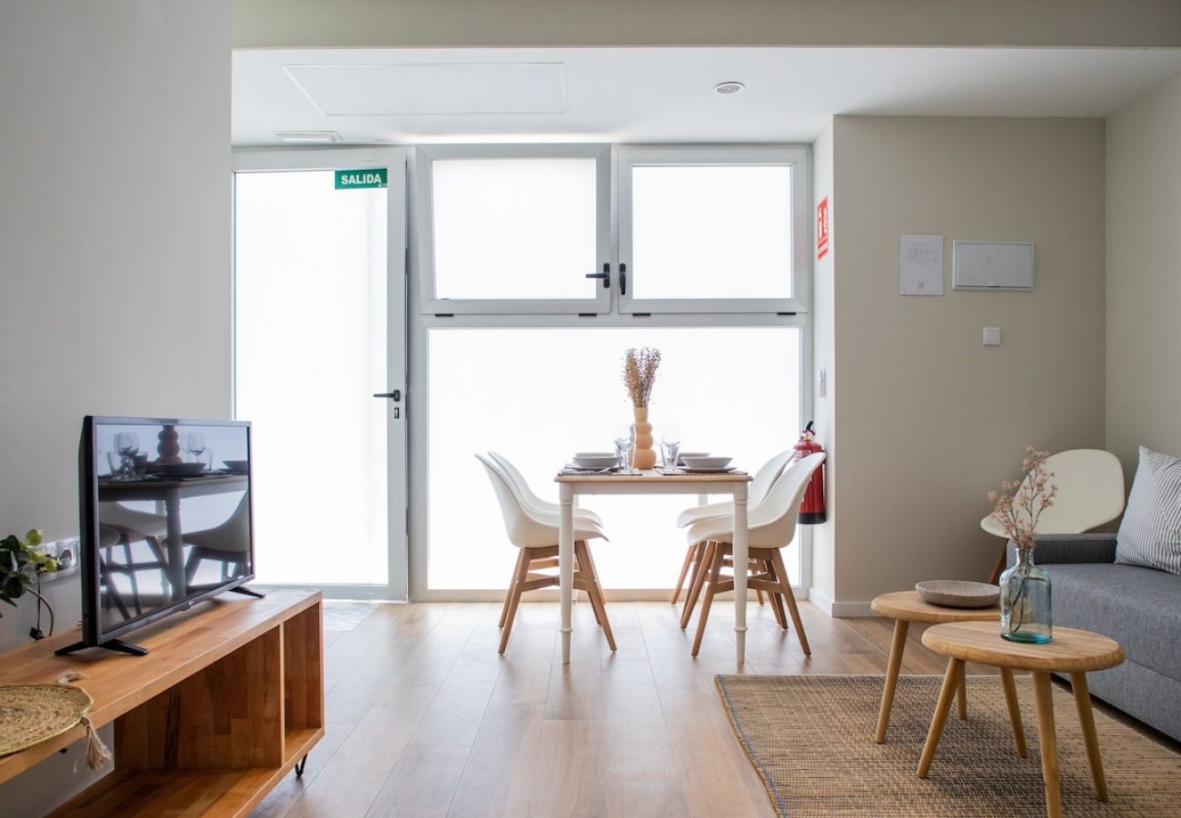 Apartamento en Valencia - Port Suite VI | 6 Viajeros | AC & WiFi | 15 min Ciudad Artes