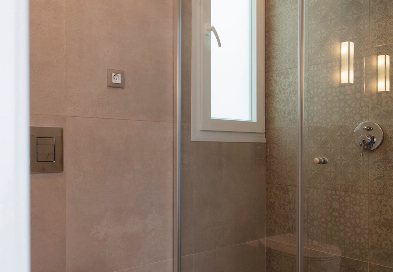 Apartamento en Valencia - Luxury Stay | 4 Personas | Balcón | Centro Ciudad