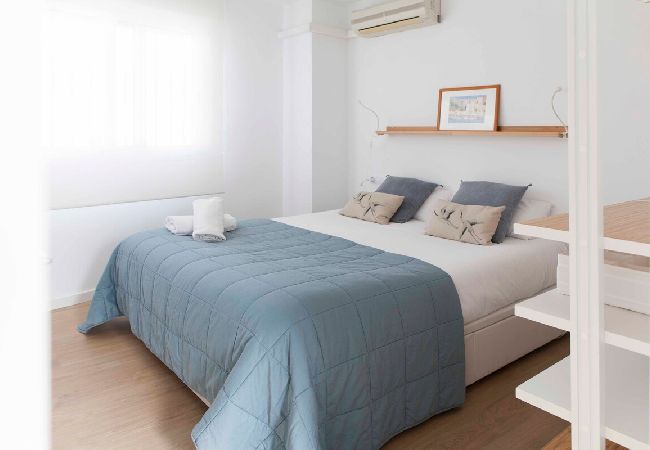 Apartamento en Valencia - Old Town Quart Towers Stay II | AC & WiFi | 4 Viajeros