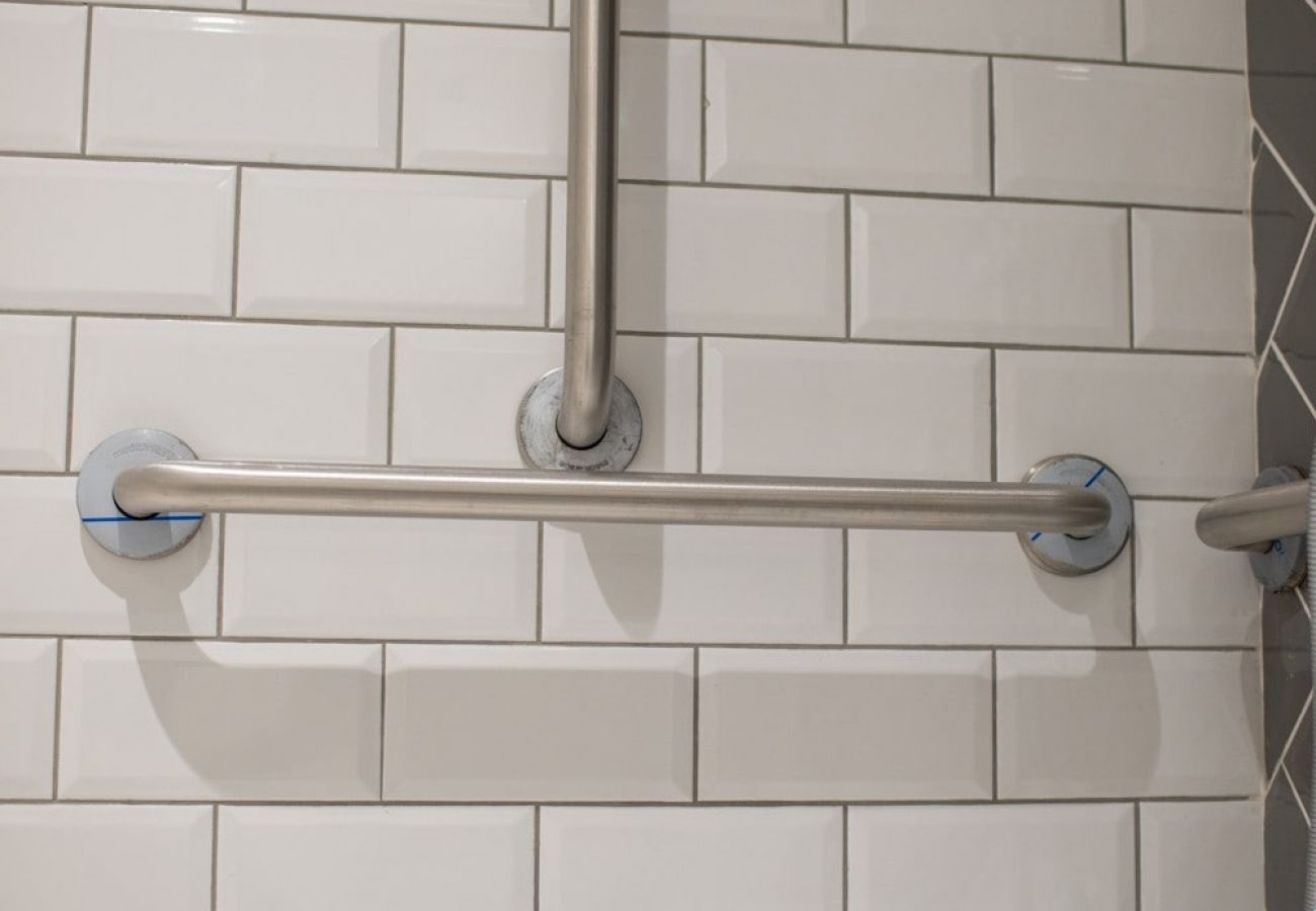 Apartamento en Valencia - Port Suite I | 4 Viajeros | AC & WiFi | 15 min Ciudad Artes