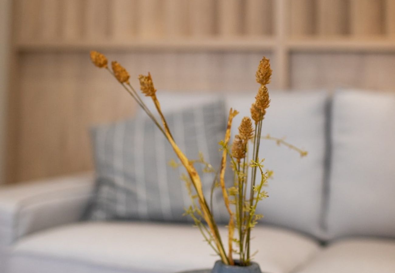 Apartamento en Valencia - Port Suite I | 4 Viajeros | AC & WiFi | 15 min Ciudad Artes