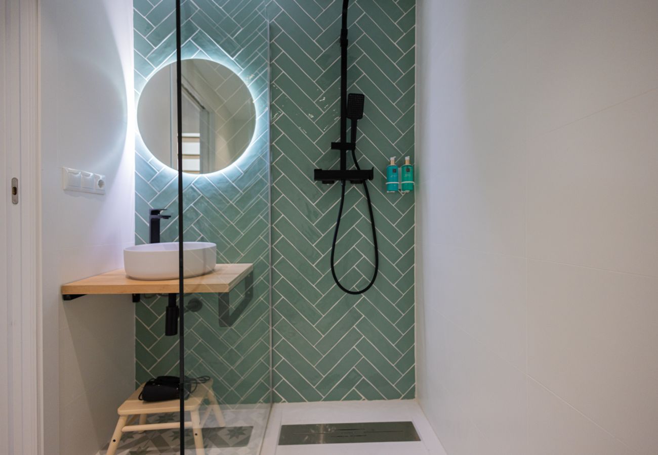 Apartamento en Valencia - Pirate Duplex V | 4 Viajeros | AC WiFi | 15 min Oceanografic