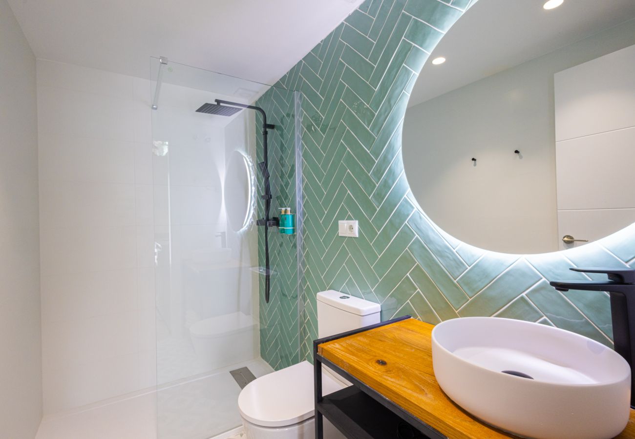 Apartamento en Valencia - Pirate Duplex IX | 4 Viajeros | AC WiFi | 15 min Oceanografic