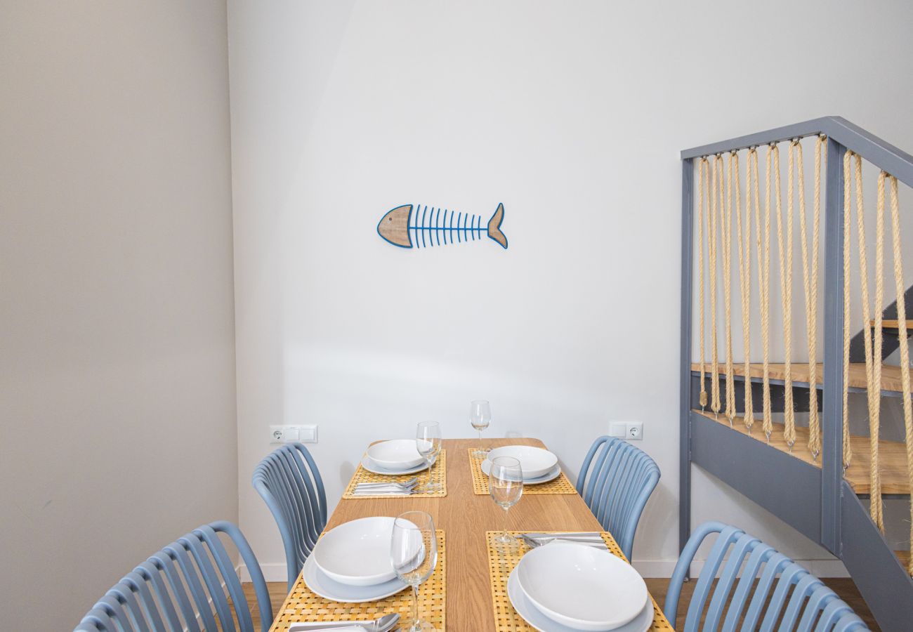 Apartamento en Valencia - Pirate Duplex IX | 4 Viajeros | AC WiFi | 15 min Oceanografic