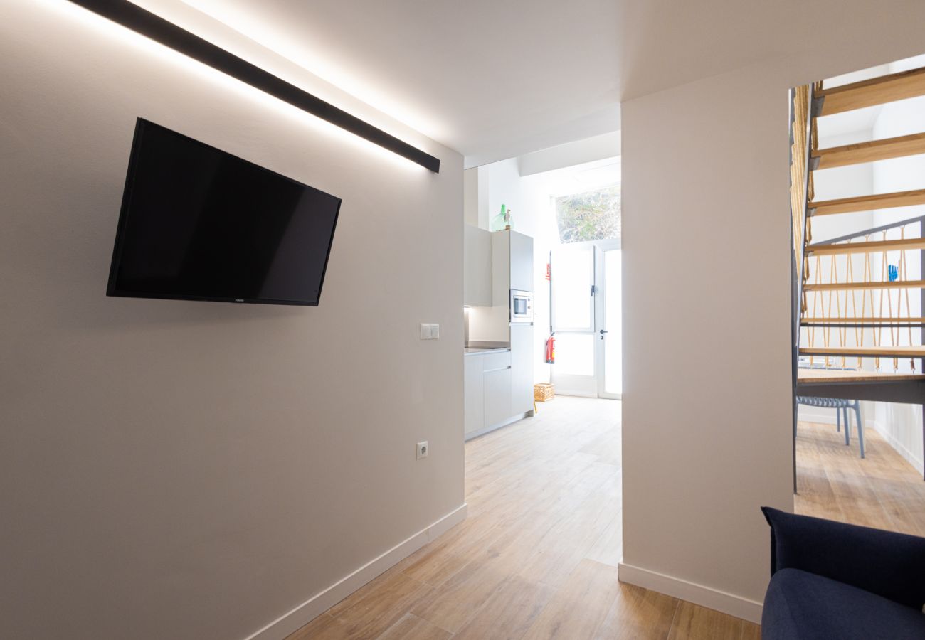 Apartamento en Valencia - Pirate Duplex IX | 4 Viajeros | AC WiFi | 15 min Oceanografic