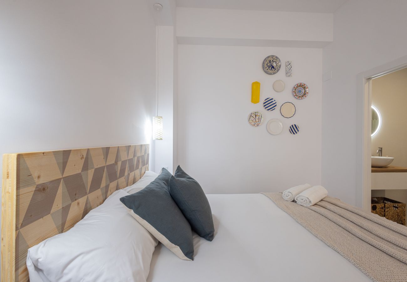 Apartamento en Valencia - The Sorolla Apartment V | AC & WiFi | 4 Viajeros