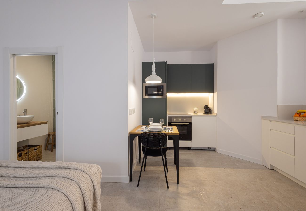 Apartamento en Valencia - The Sorolla Apartment V | AC & WiFi | 4 Viajeros