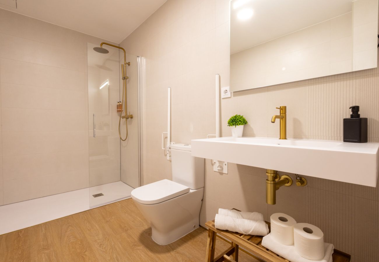 Apartamento en Valencia - Maritim Studios I | 4 Viajeros | AC-WIFI | Near Beach