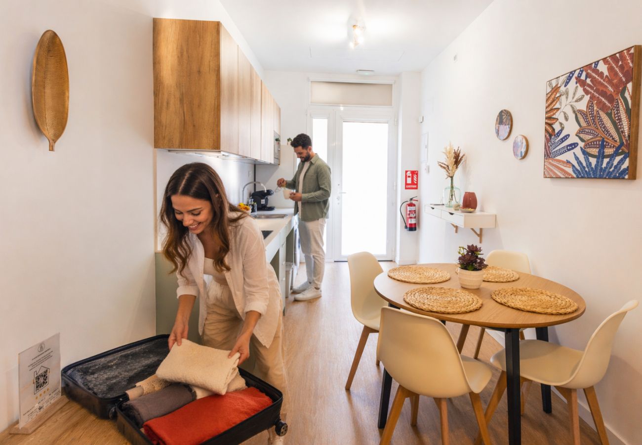 Apartamento en Valencia - Maritim Studios I | 4 Viajeros | AC-WIFI | Near Beach