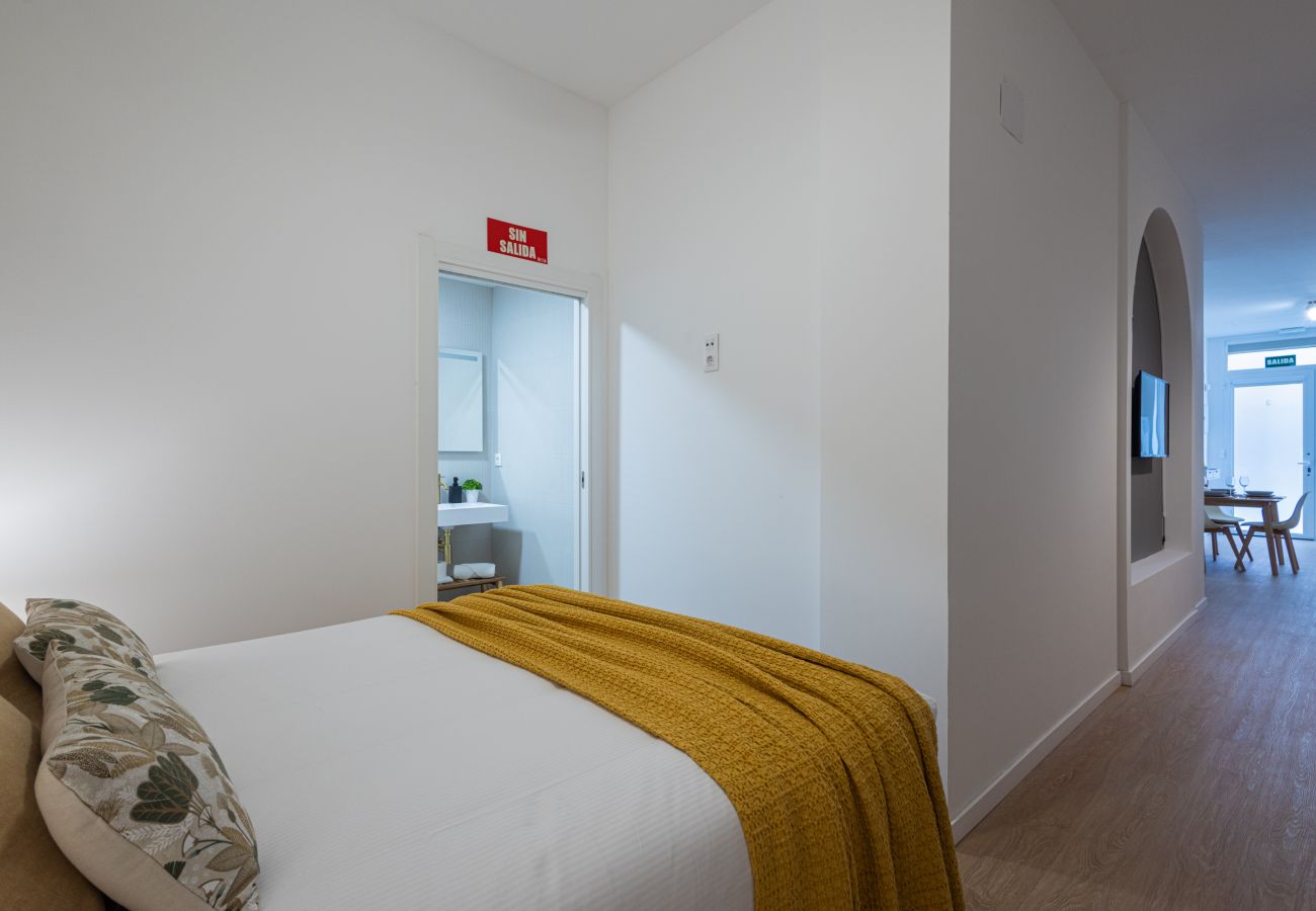 Apartamento en Valencia - Maritim Studios III | 4 Viajeros | AC-WIFI | Near Beach