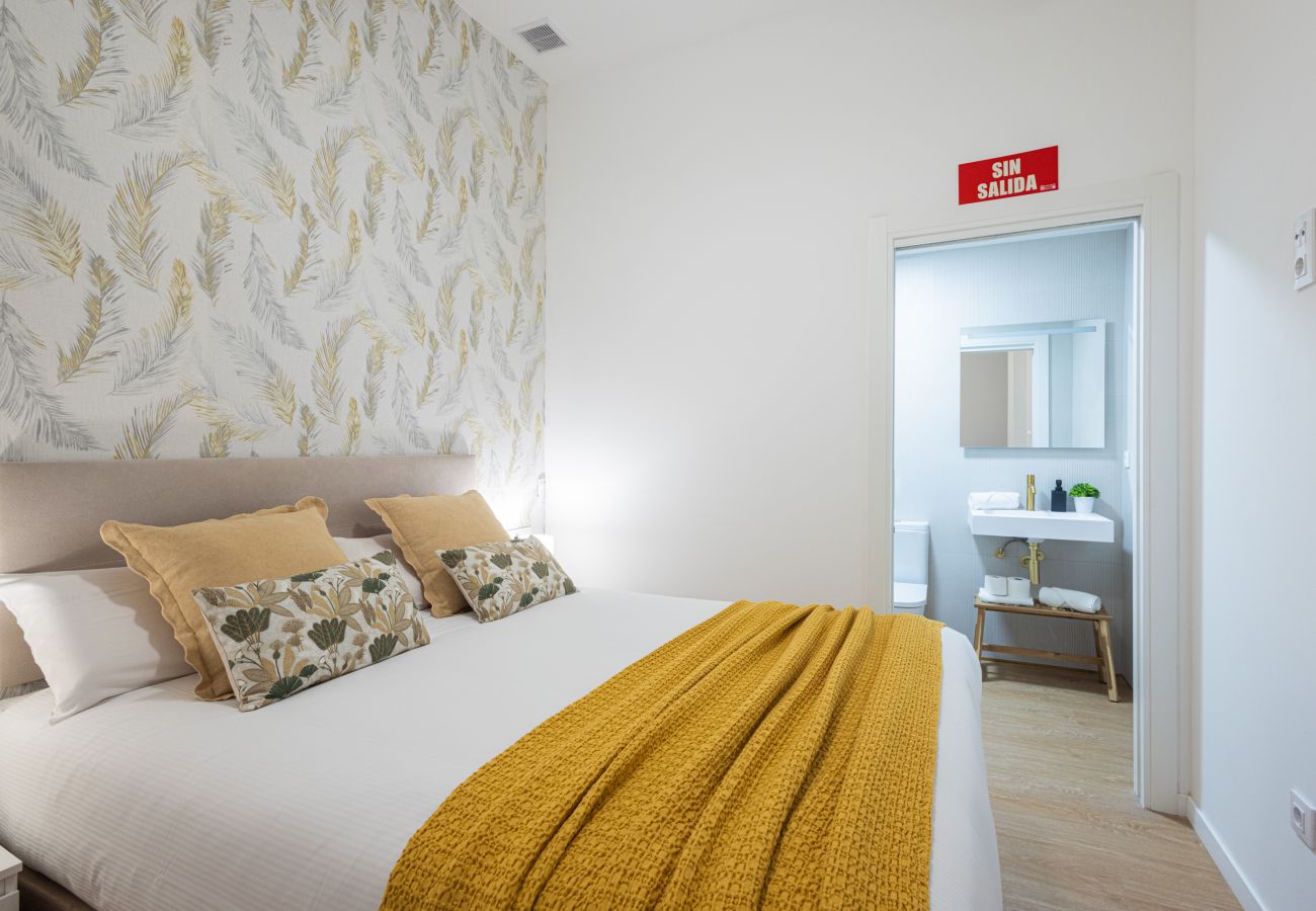 Apartamento en Valencia - Maritim Studios III | 4 Viajeros | AC-WIFI | Near Beach
