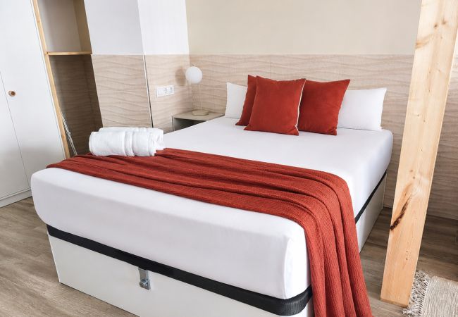 Apartamento en Valencia - Valencia Urban Suite VIII | 4 Viajeros | A/C & Wi-Fi | Cerca del Centro