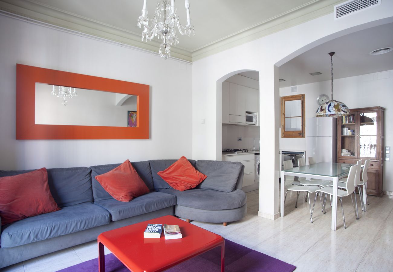 Apartment in Barcelona - VILADOMAT, large, comfortable, lightly, cute and silent flat in Eixample, Barcelona center