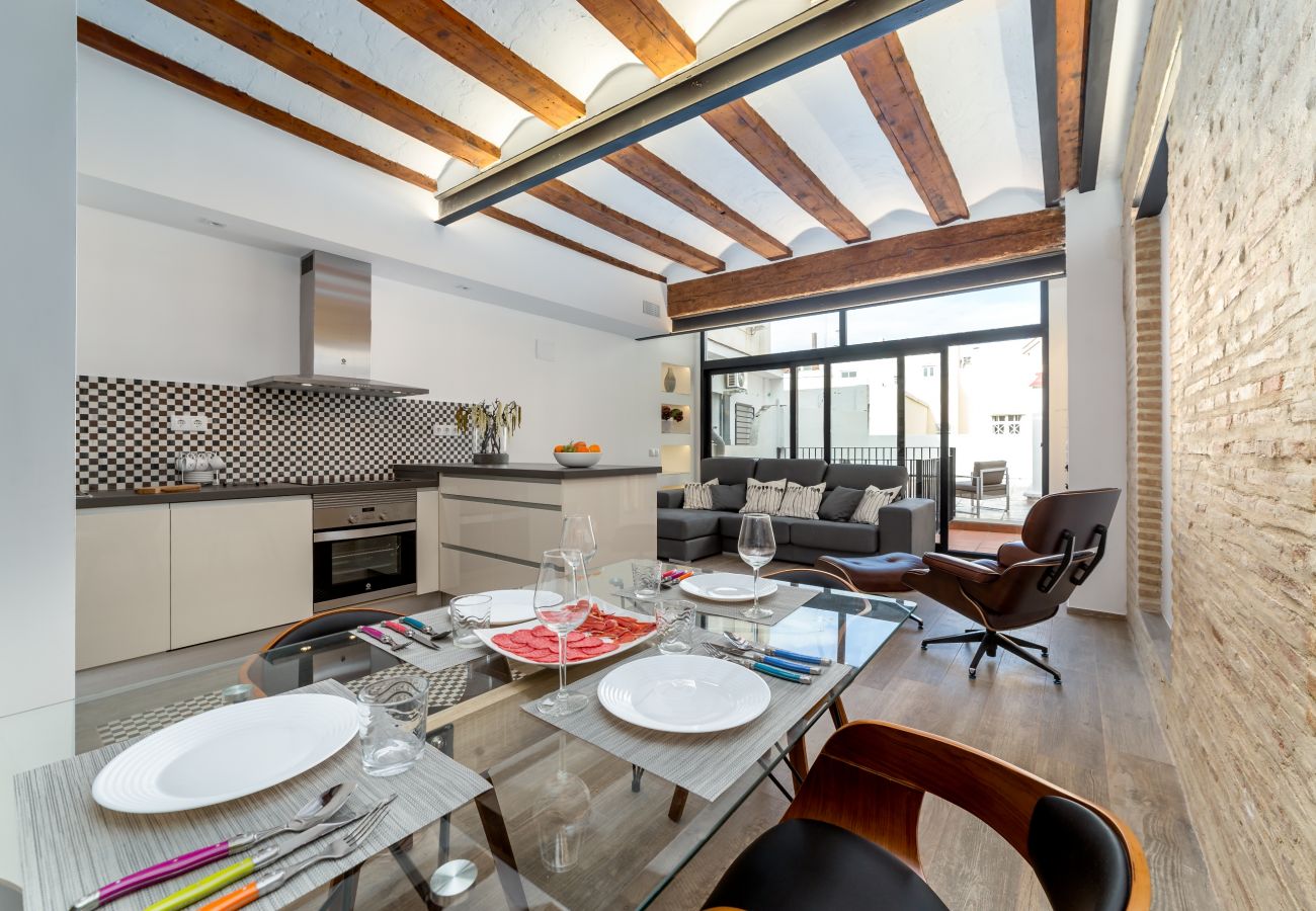 Apartment in Valencia / València - CENTER-Luxurious 1BR, 1BA-Terrace, WI-FI, A/C 