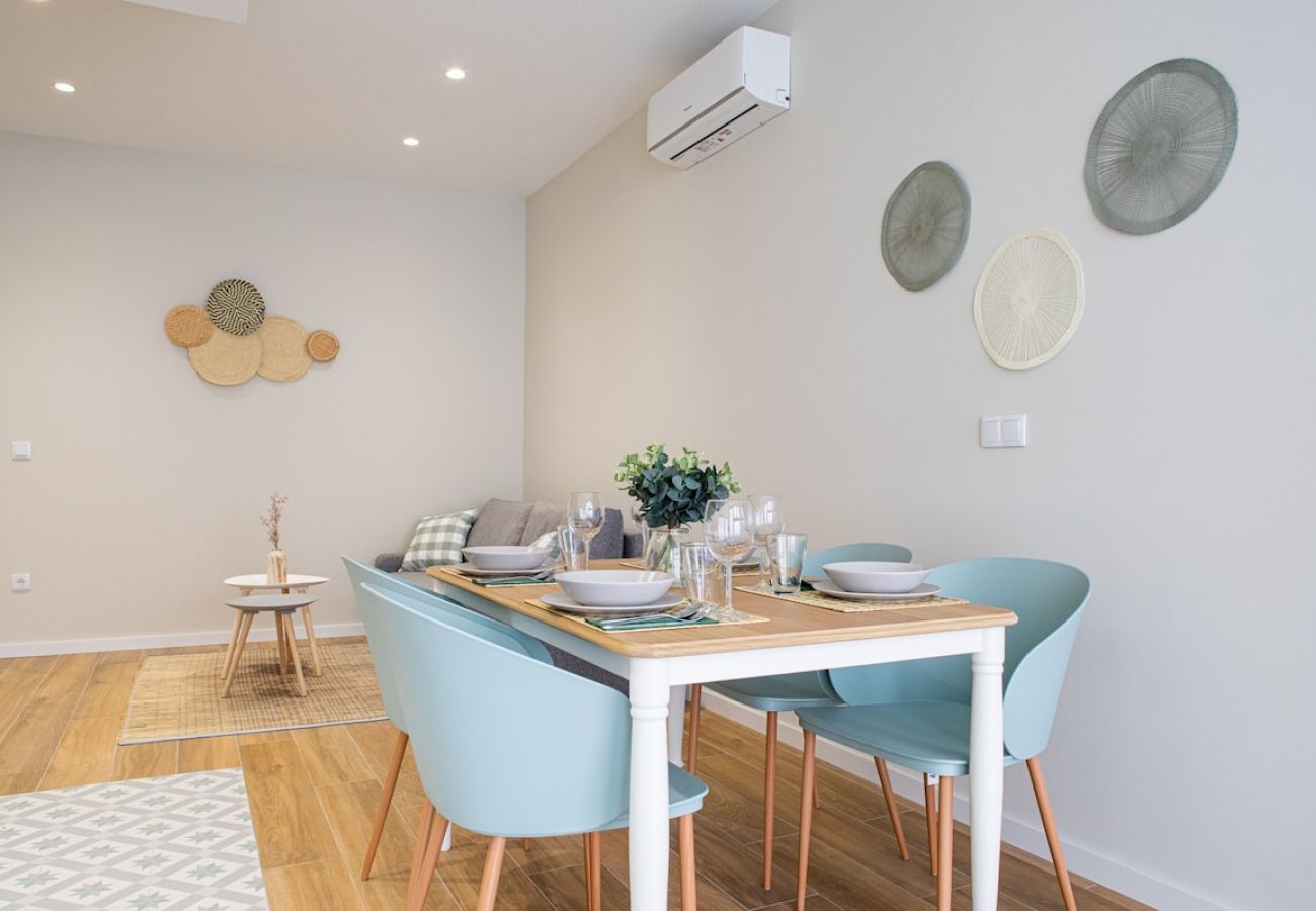 Apartment in Valencia / València - Port Suite III | 6 Guests | AC & WiFi | 15 min Ciudad Artes