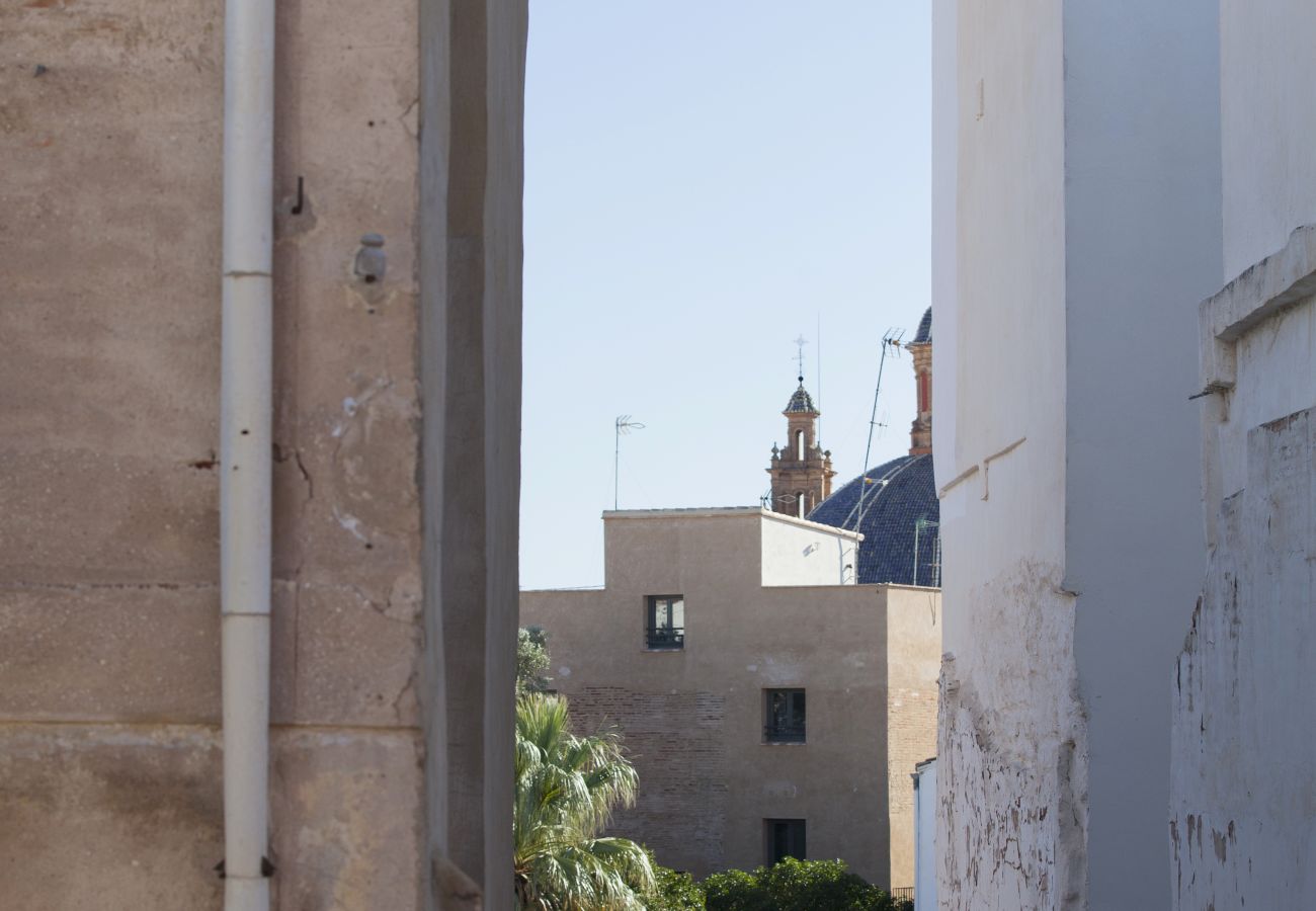 Apartment in Valencia / València - Old Town Quart Towers Stay I | AC & WiFi | 4 Guests
