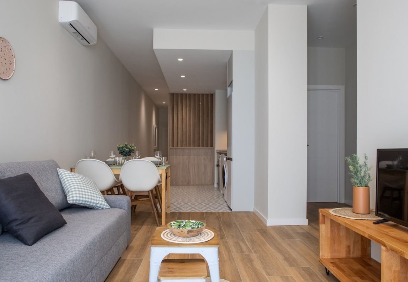 Apartment in Valencia / València - Port Suite VIII | 4 Guests | AC & WiFi | 15 min Ciudad Artes