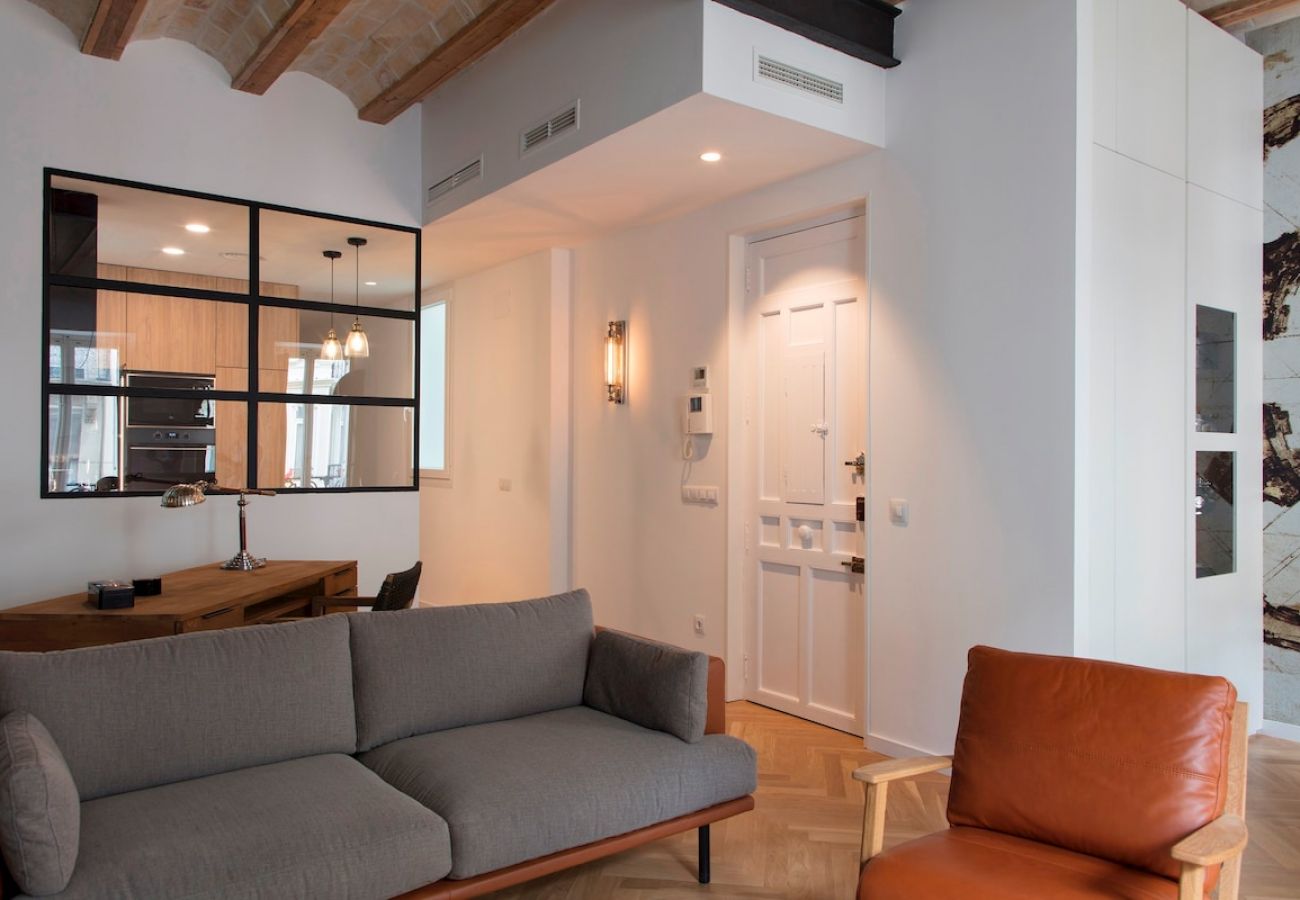 Apartment in Valencia / València - Luxury Stay | 4 Guests | Balcony | City Centre
