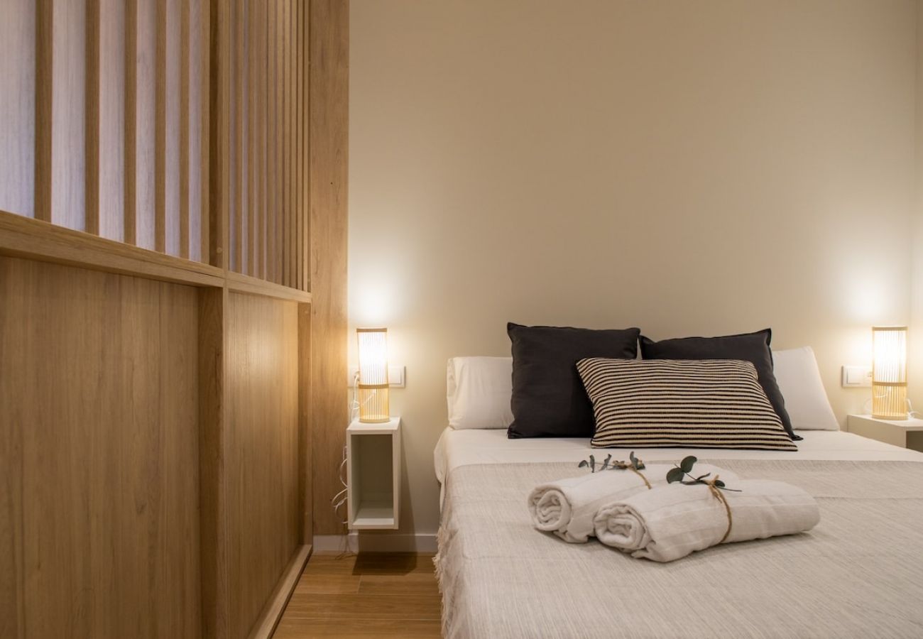 Apartment in Valencia / València - Port Suite I | 4 Guests | AC & WiFi | 15 min Ciudad Artes