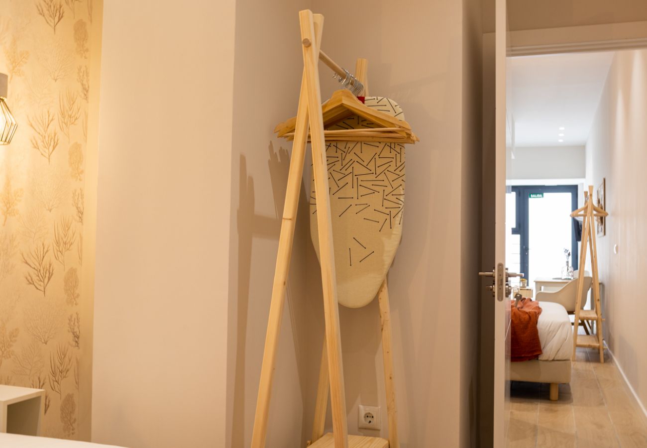 Apartment in Valencia / València - The Sea Rooms IV | AC & WIFI | 15 min Beach