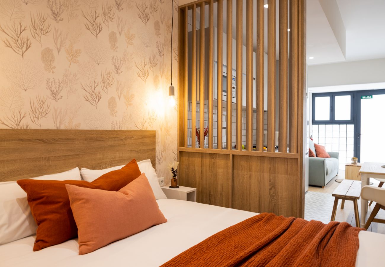 Apartment in Valencia / València - The Sea Rooms IV | AC & WIFI | 15 min Beach