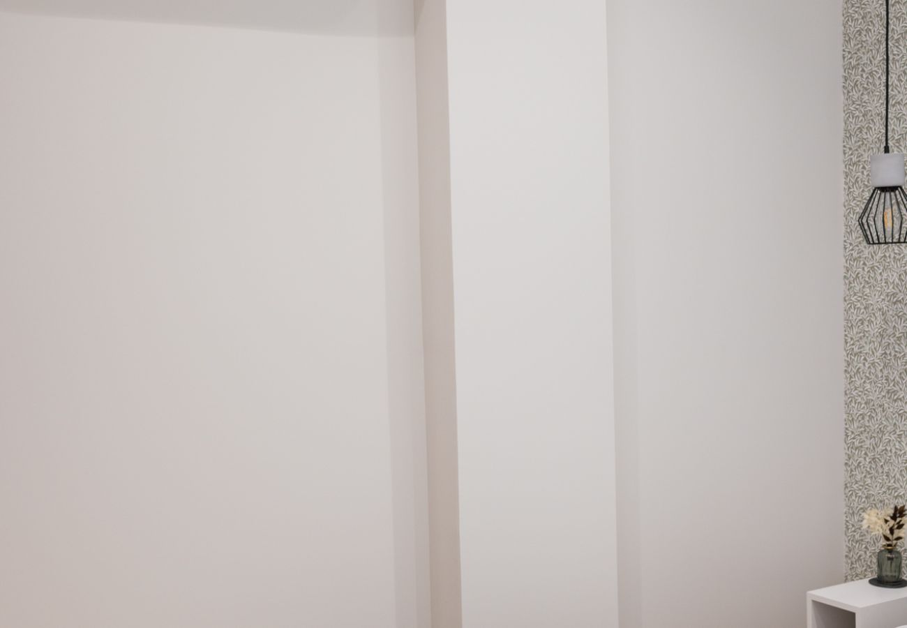 Apartment in Valencia / València - The Sea Rooms VIII | AC & WIFI | 15 min Beach