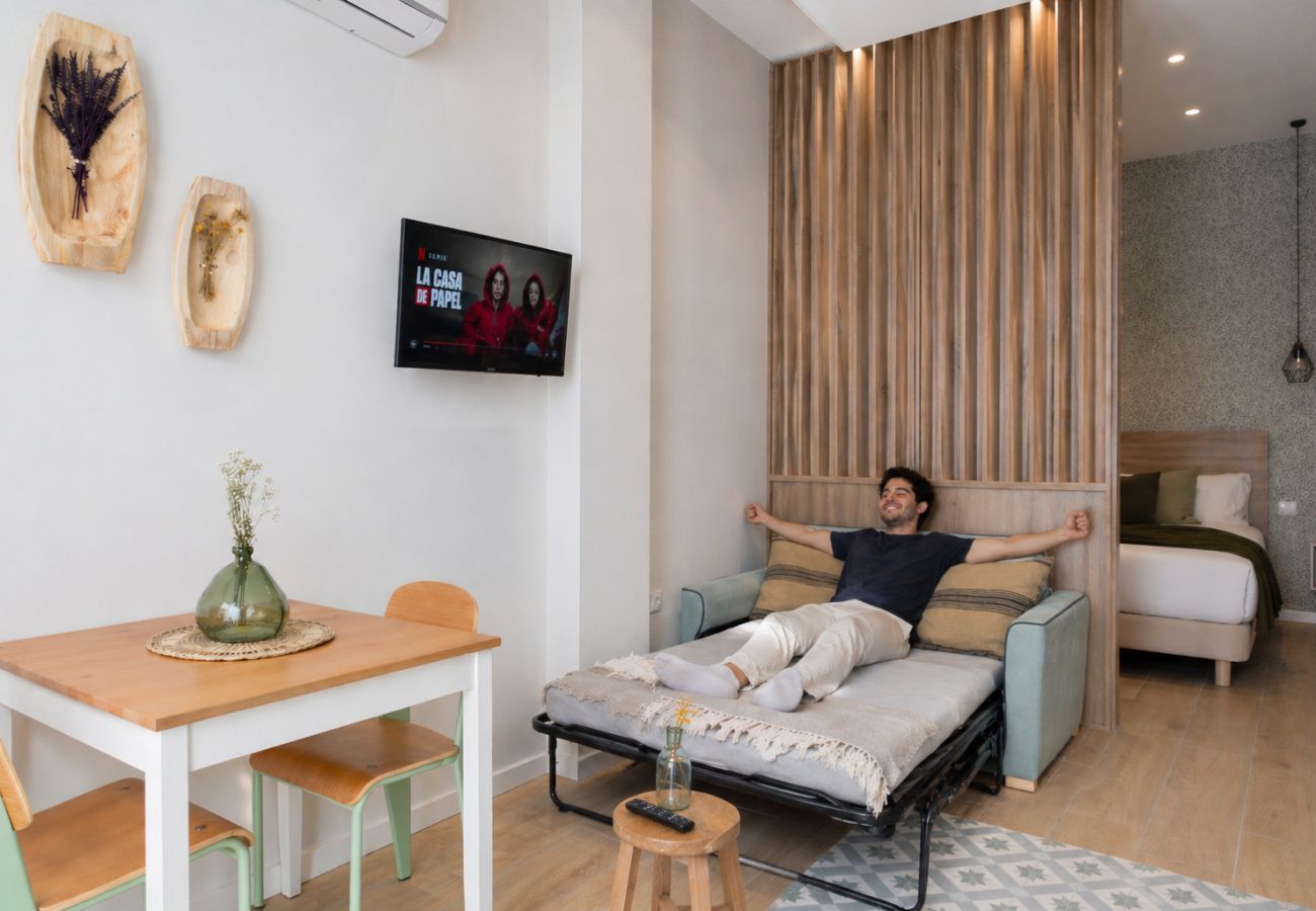 Apartment in Valencia / València - The Sea Rooms VIII | AC & WIFI | 15 min Beach