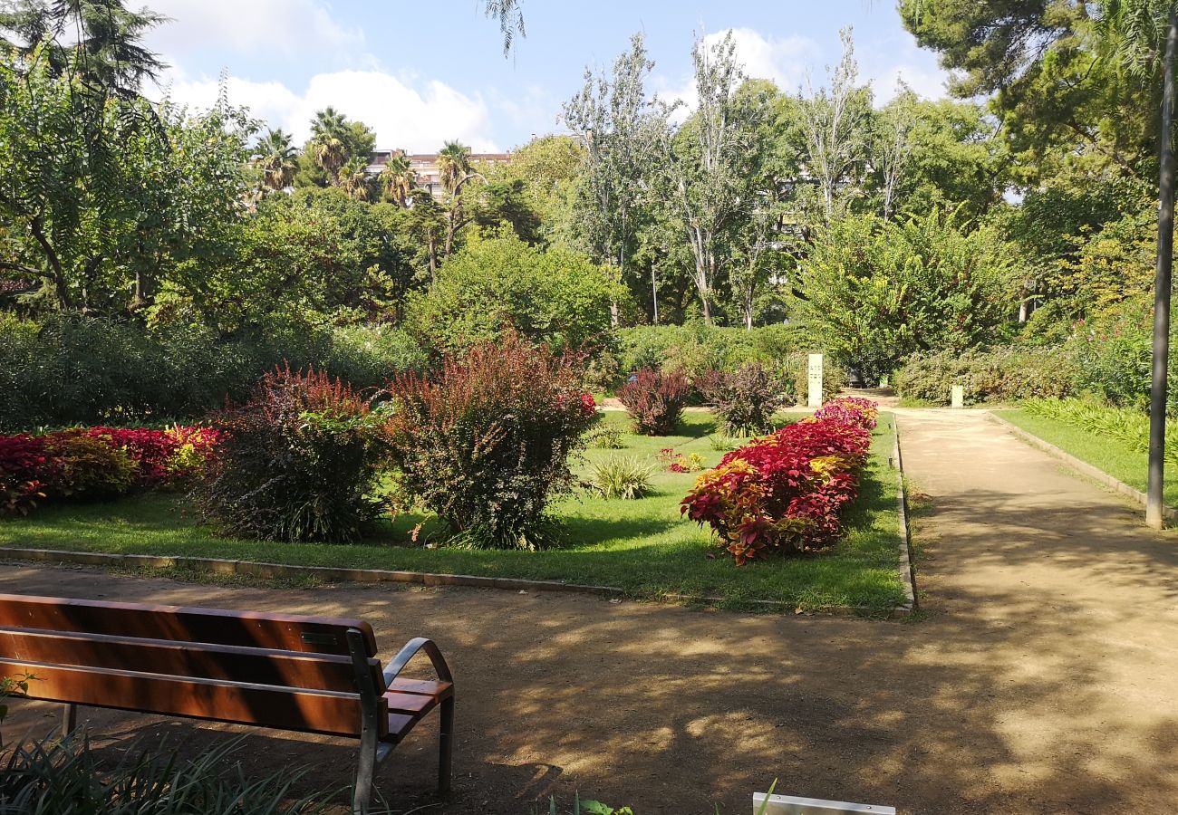 Apartment in Barcelona - Private terrace, 3 bedrooms, 2 bathrooms, central Barcelona