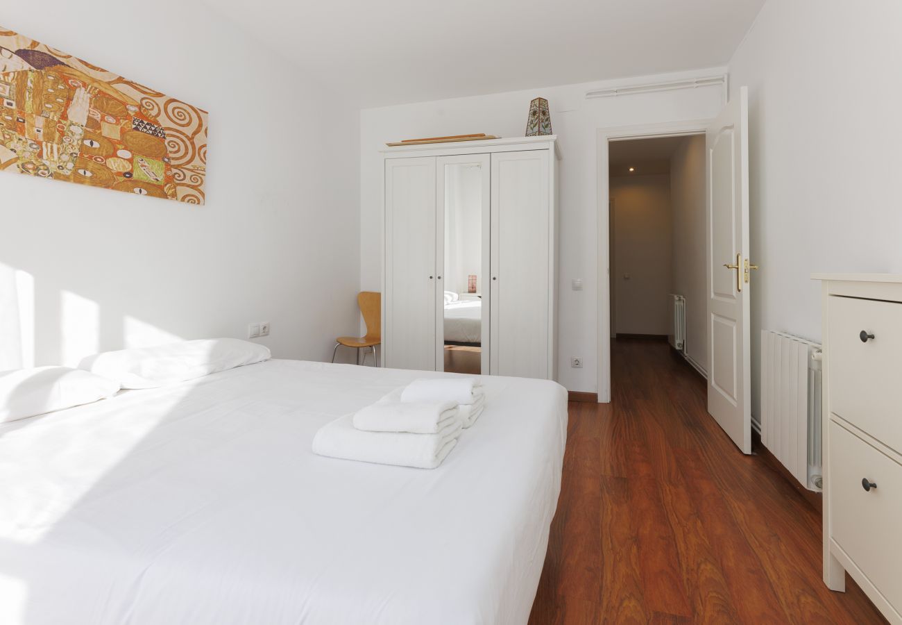 Apartment in Barcelona - Private terrace, 3 bedrooms, 2 bathrooms, central Barcelona