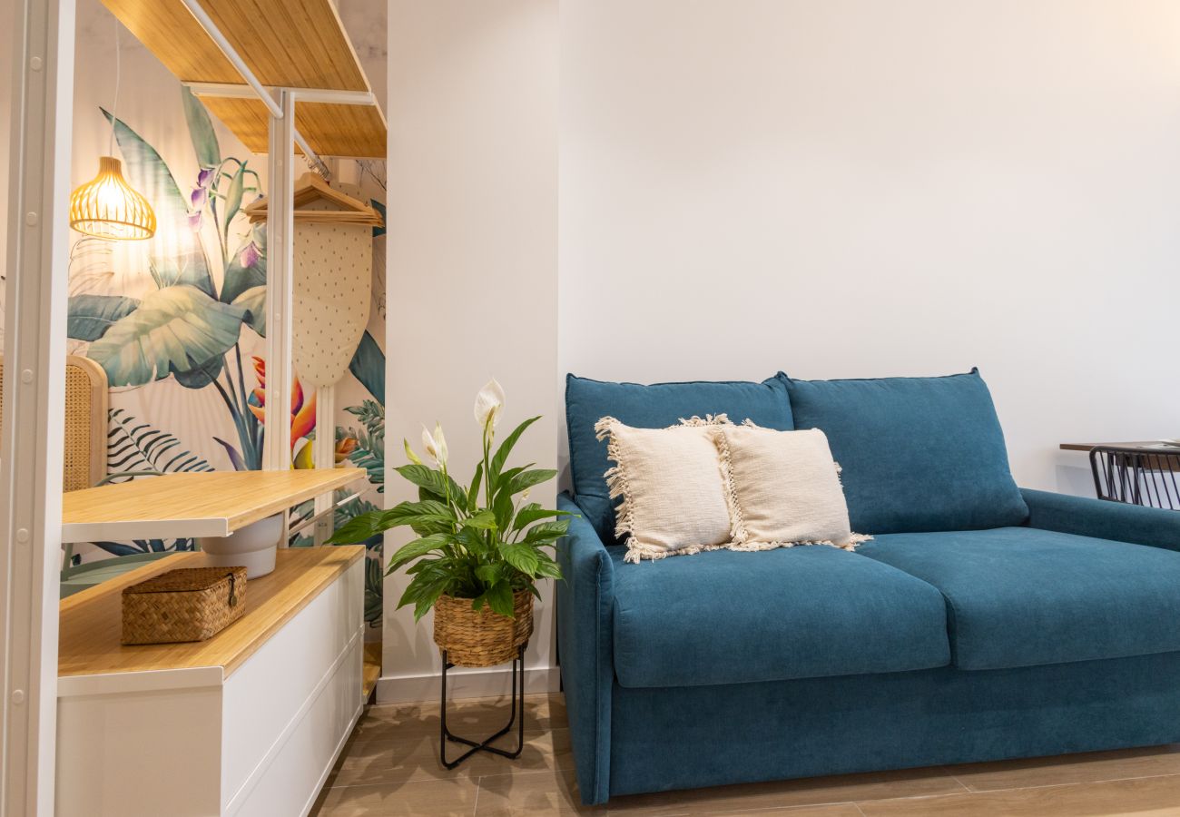 Studio in Valencia / València - Turia Park Loft I | 4 Guests | AC and WiFi | Near ZOO