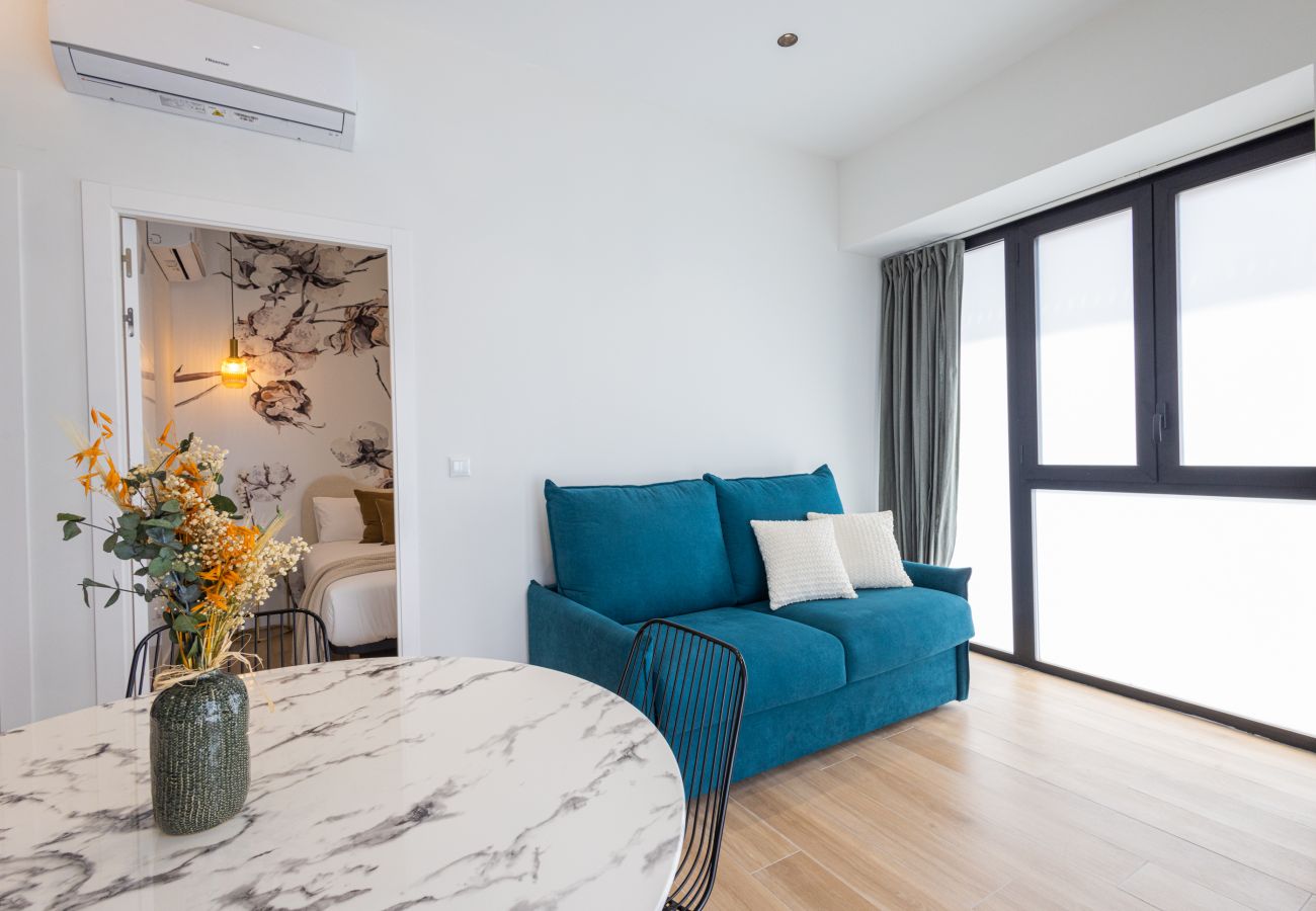 Studio in Valencia / València - Turia Park Loft IV | 4 Guests | AC and WiFi | Near ZOO