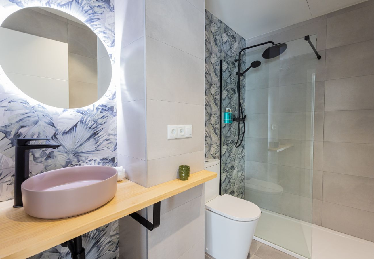 Studio in Valencia / València - Turia Park Loft IV | 4 Guests | AC and WiFi | Near ZOO