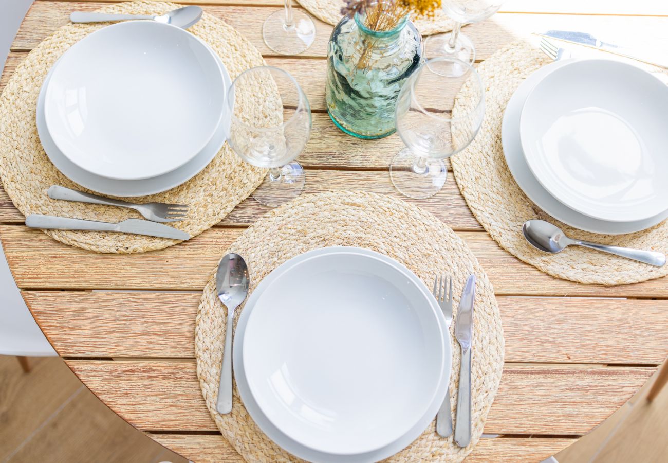 Apartment in Valencia / València - The Sea Rooms XIII | AC & WIFI | 15 min Beach
